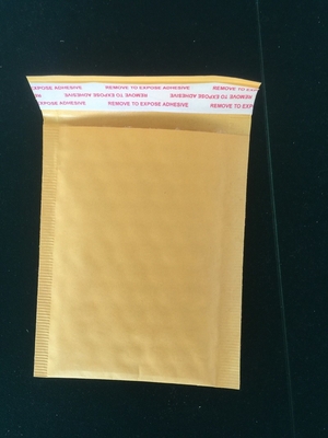 5x7 de rode Smalle Kraftpapier-Document Bel Opgevulde Mailer wikkelt Beschermende Verpakking